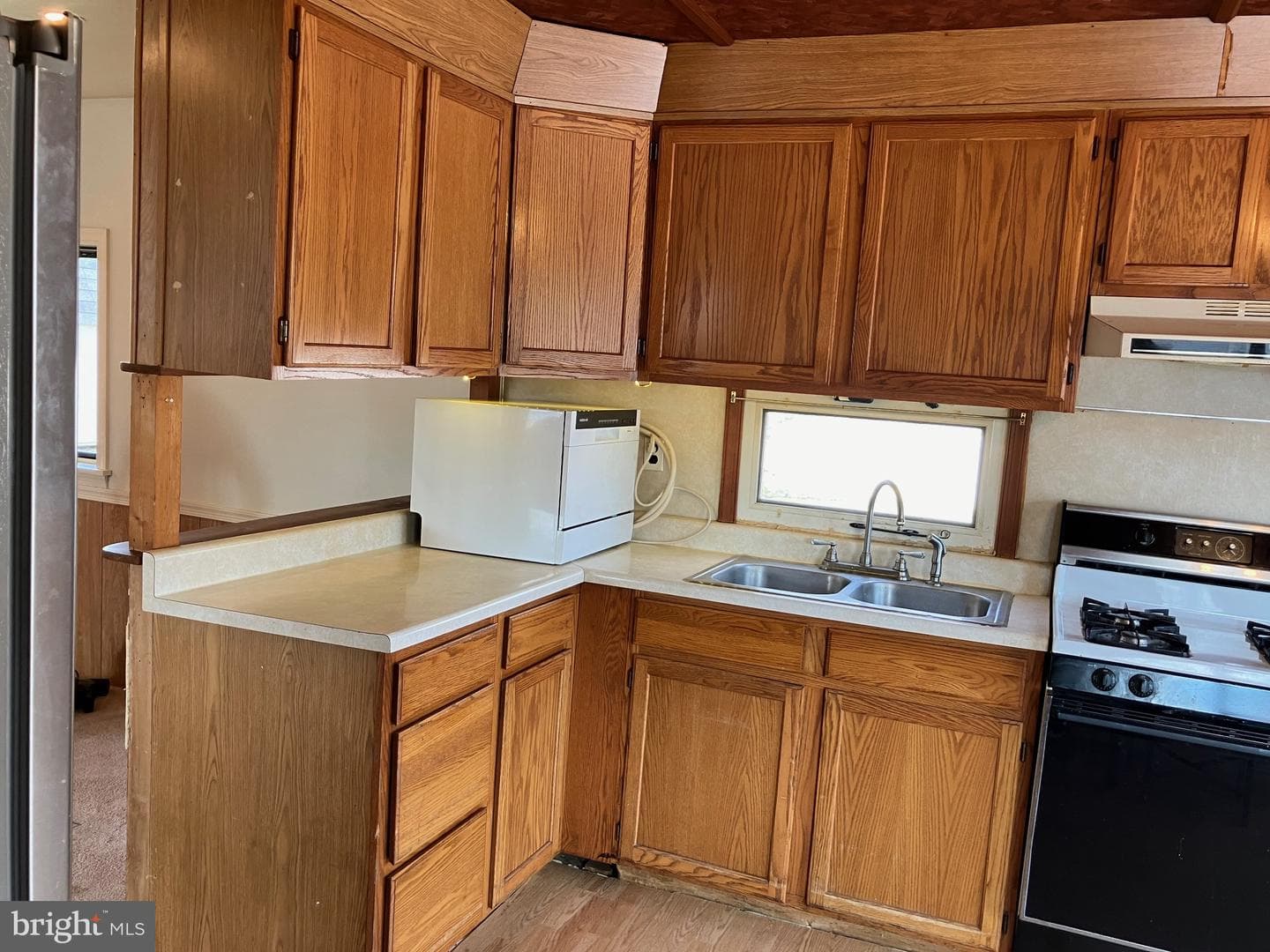 119 Dennis Avenue photo 16