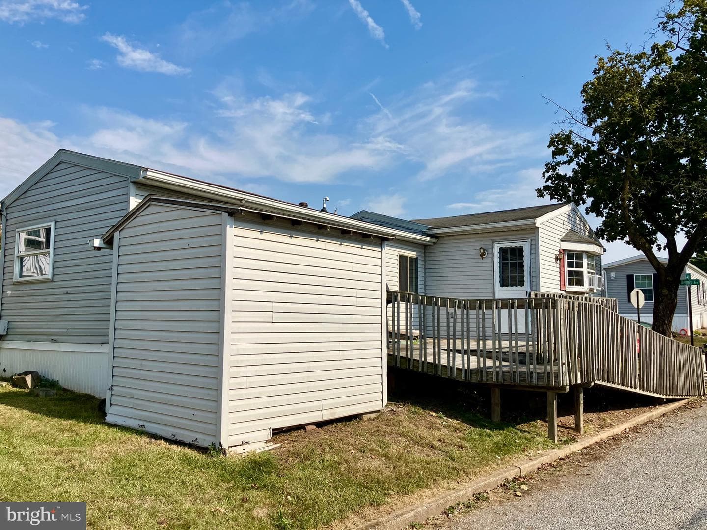 119 Dennis Avenue photo 3