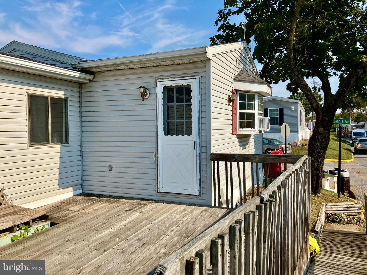 119 Dennis Avenue photo 4
