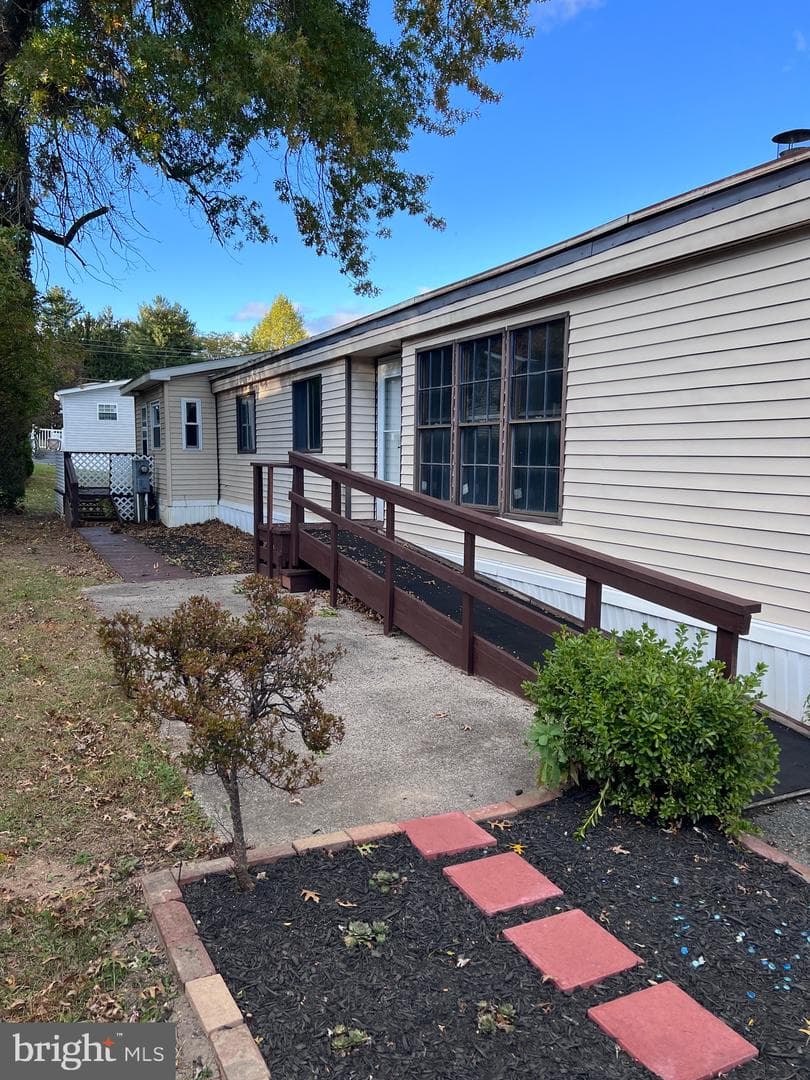 70 Mansfield Drive photo 5