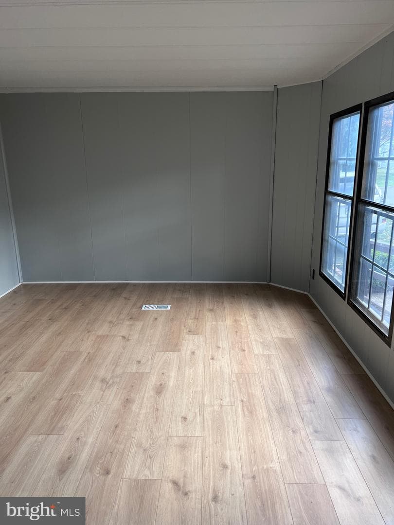 70 Mansfield Drive photo 9