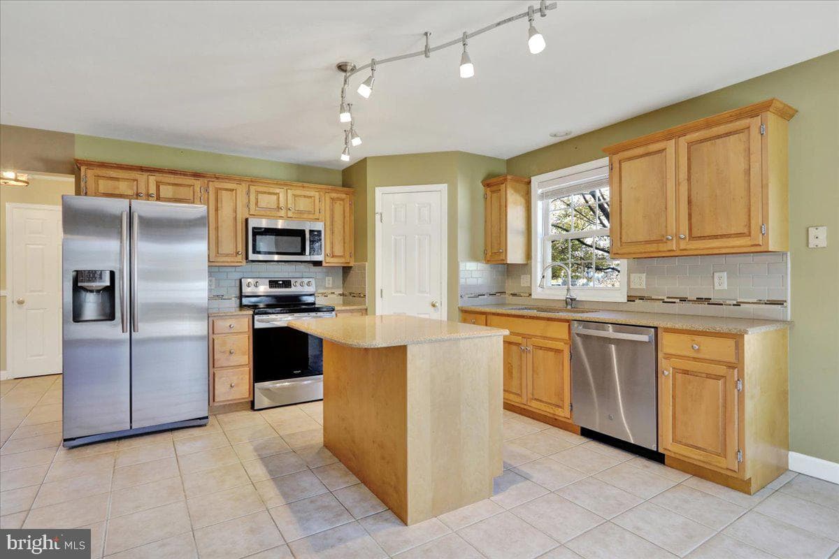 303 Diane Avenue photo 15