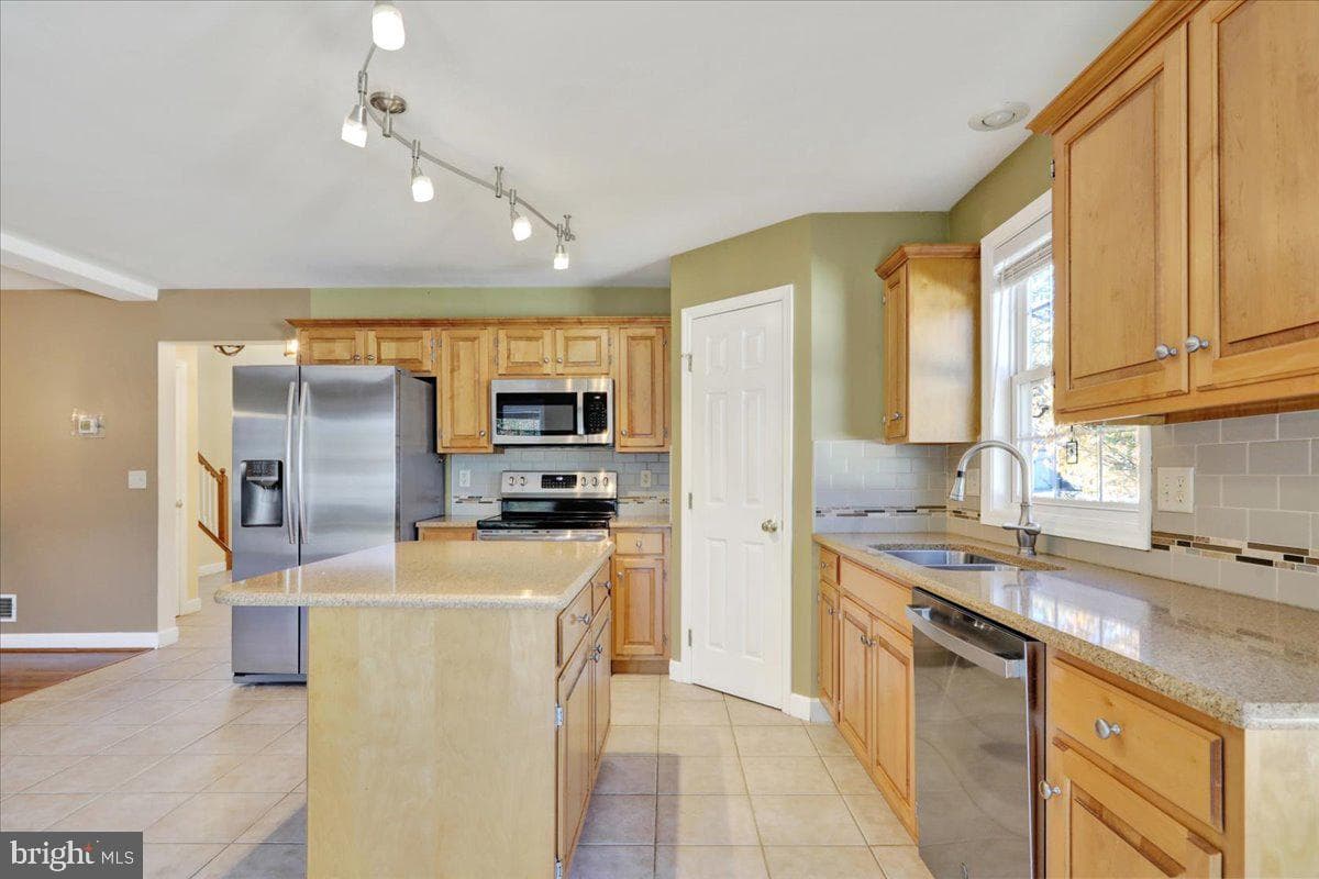 303 Diane Avenue photo 16