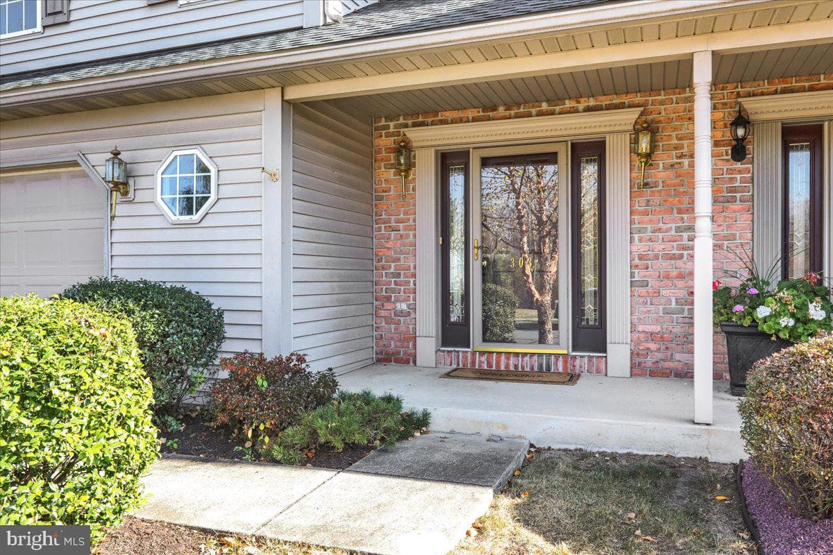 303 Diane Avenue photo 4