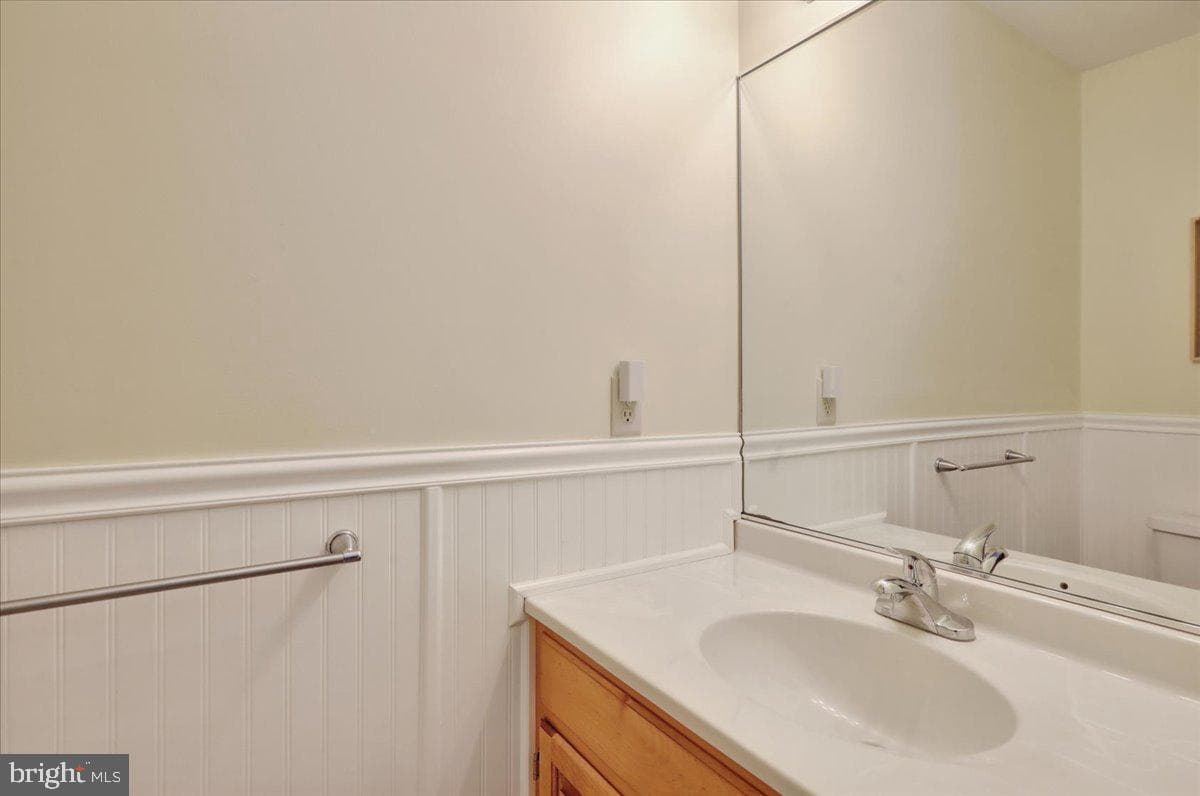 303 Diane Avenue photo 8