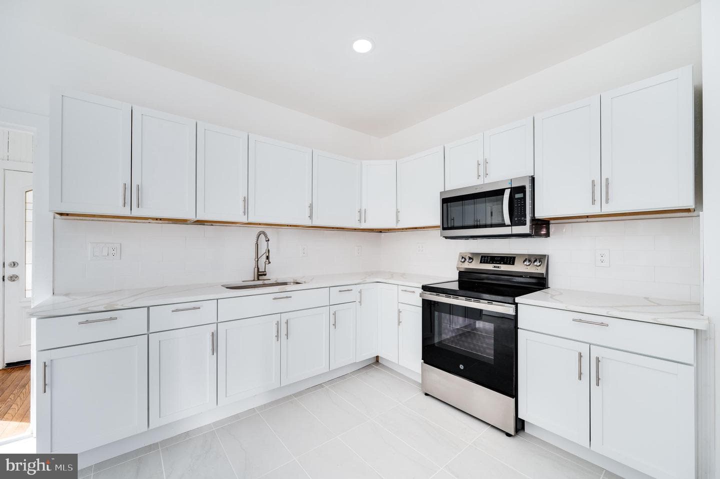 114 N Franklin Street photo 32