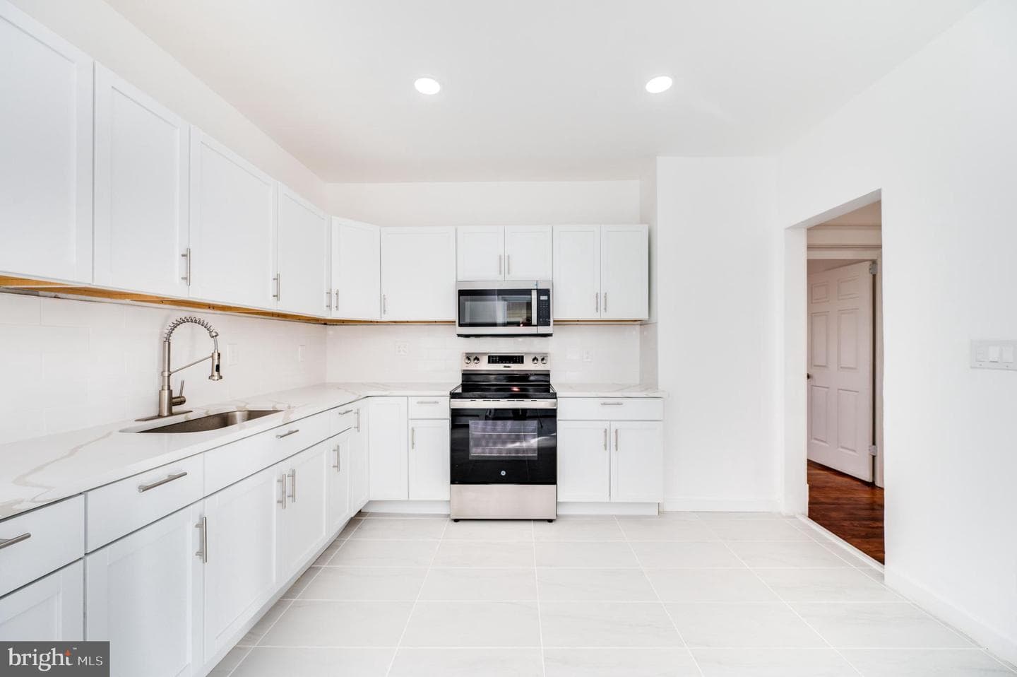 114 N Franklin Street photo 33