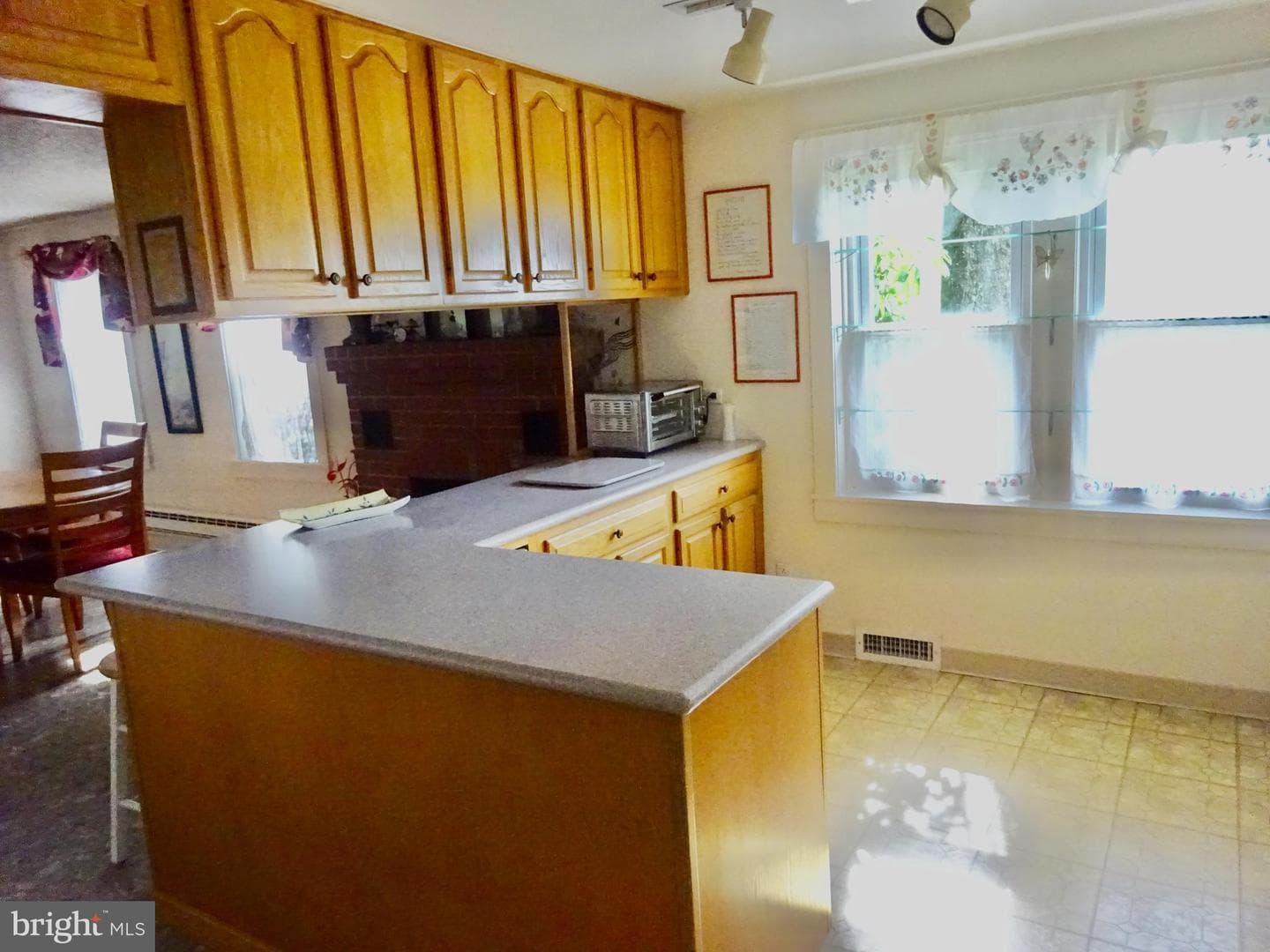 371 Wegman Road photo 9
