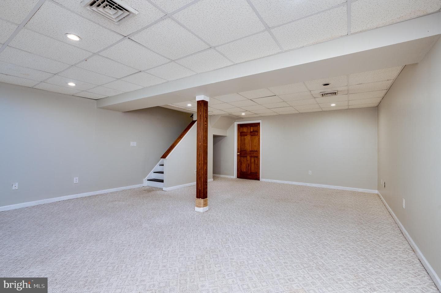 111 Canberra Court photo 32