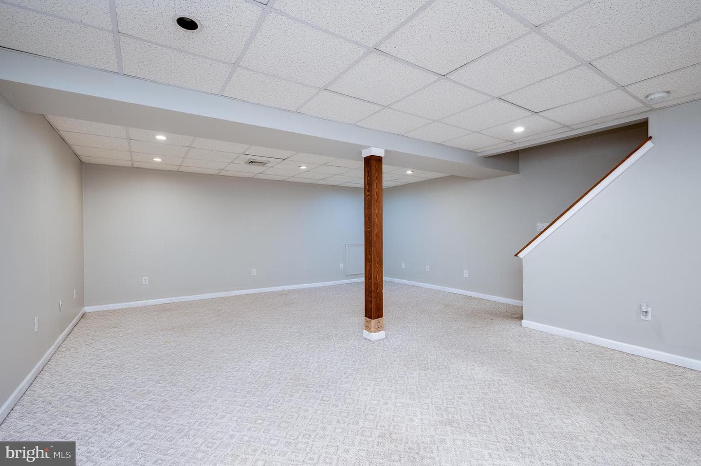 111 Canberra Court photo 33