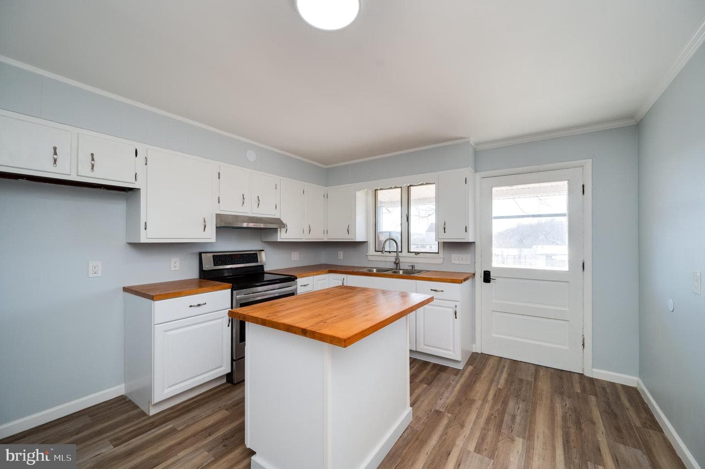 54 N Centre Avenue photo 10