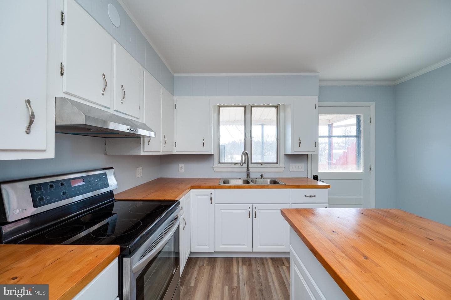 54 N Centre Avenue photo 12