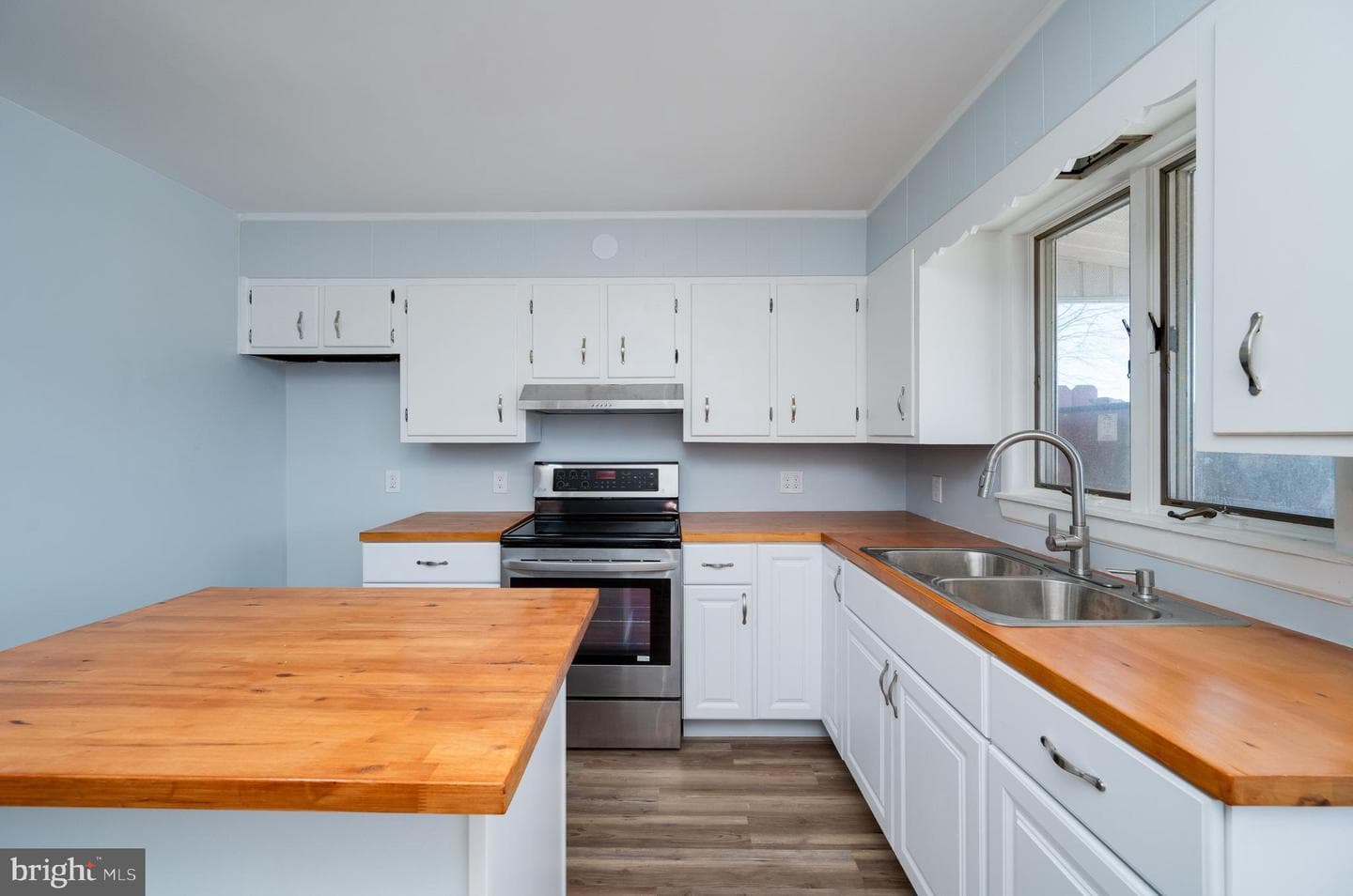 54 N Centre Avenue photo 13