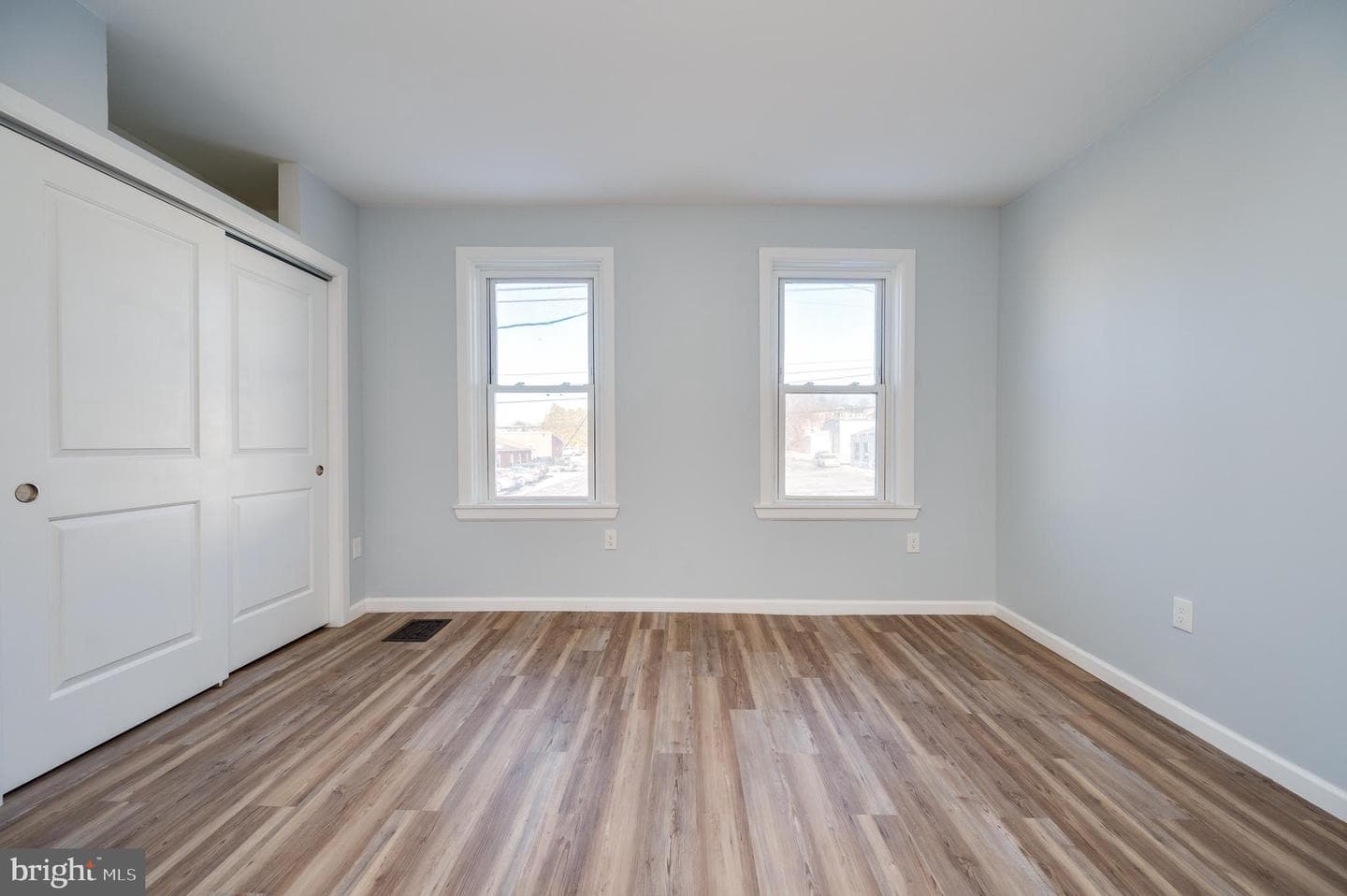 54 N Centre Avenue photo 18