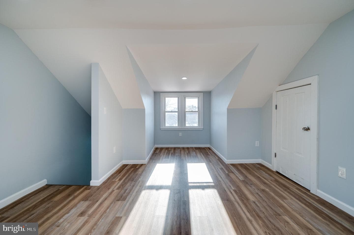 54 N Centre Avenue photo 28