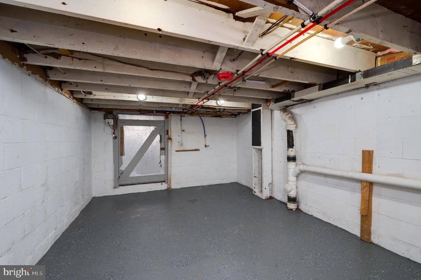 54 N Centre Avenue photo 30