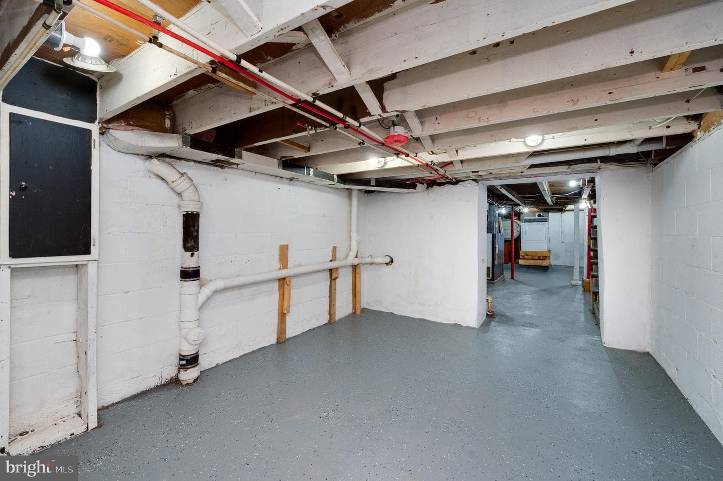 54 N Centre Avenue photo 31