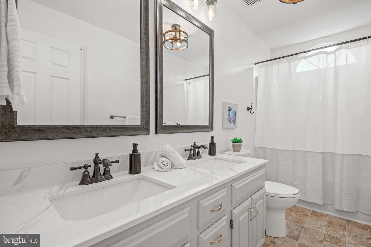 425 Coronet Drive photo 31