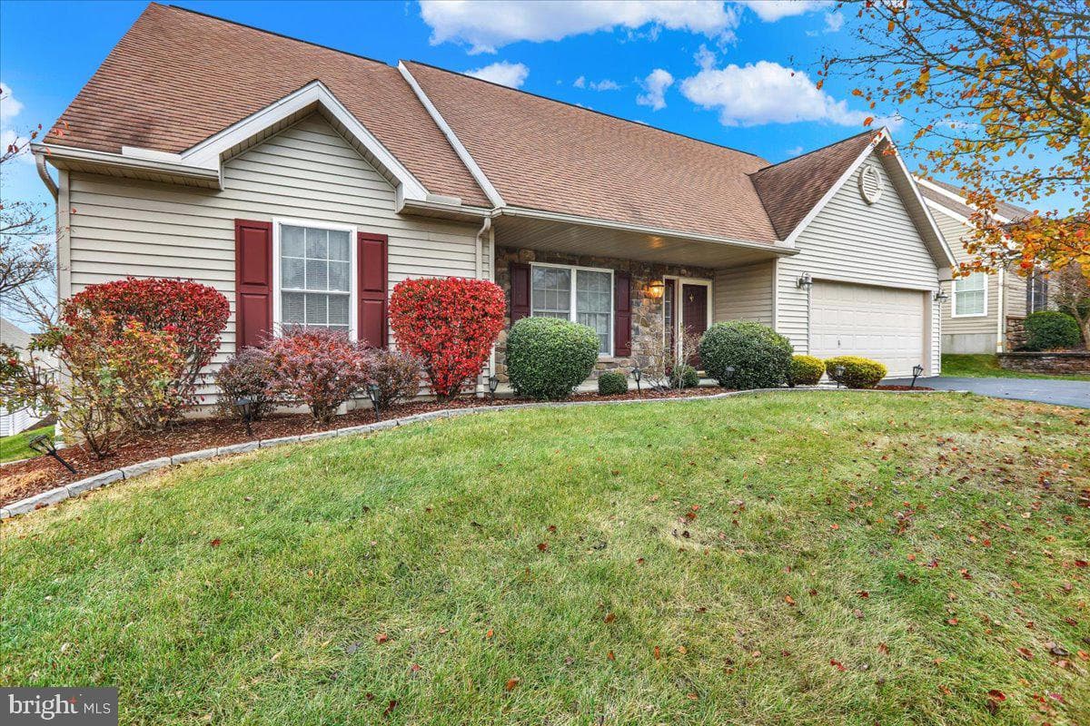 103 Day Lily Drive photo 2