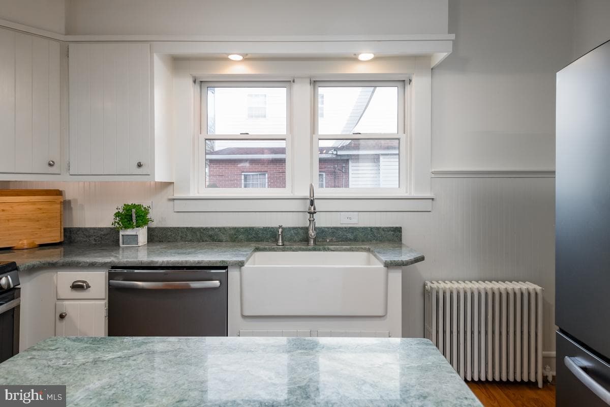 1233 Girard Avenue photo 13