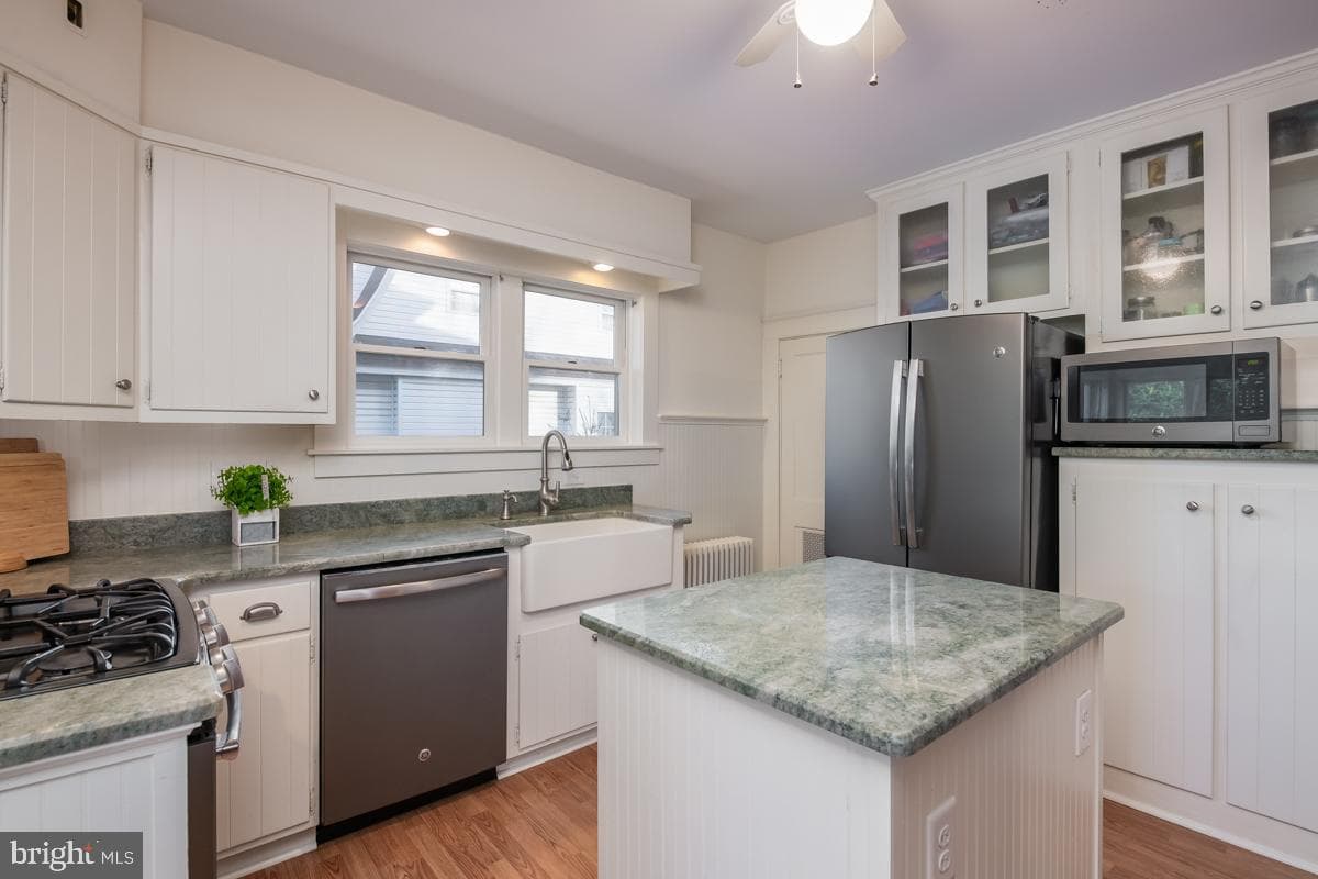 1233 Girard Avenue photo 15