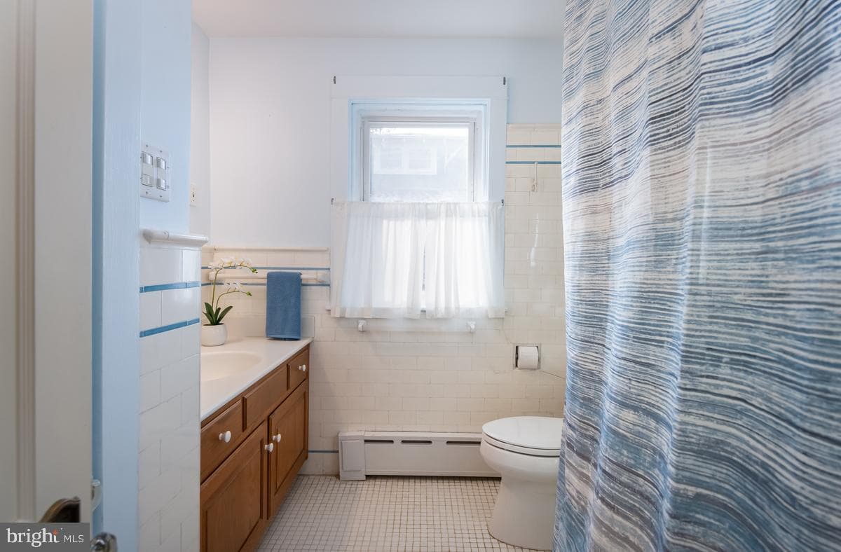 1233 Girard Avenue photo 22