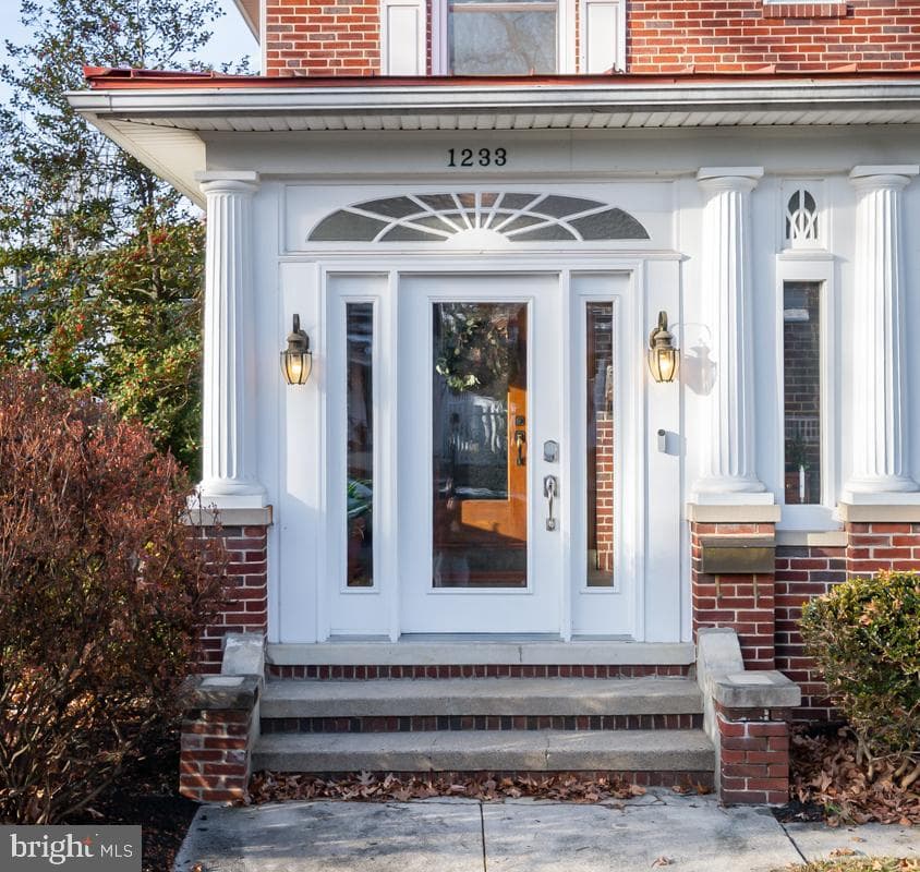 1233 Girard Avenue photo 3