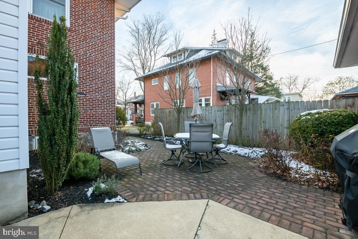 1233 Girard Avenue photo 30