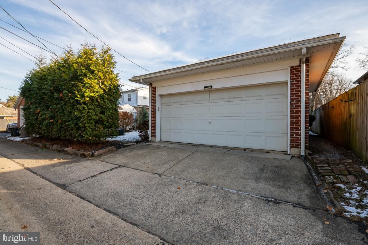 1233 Girard Avenue photo 35