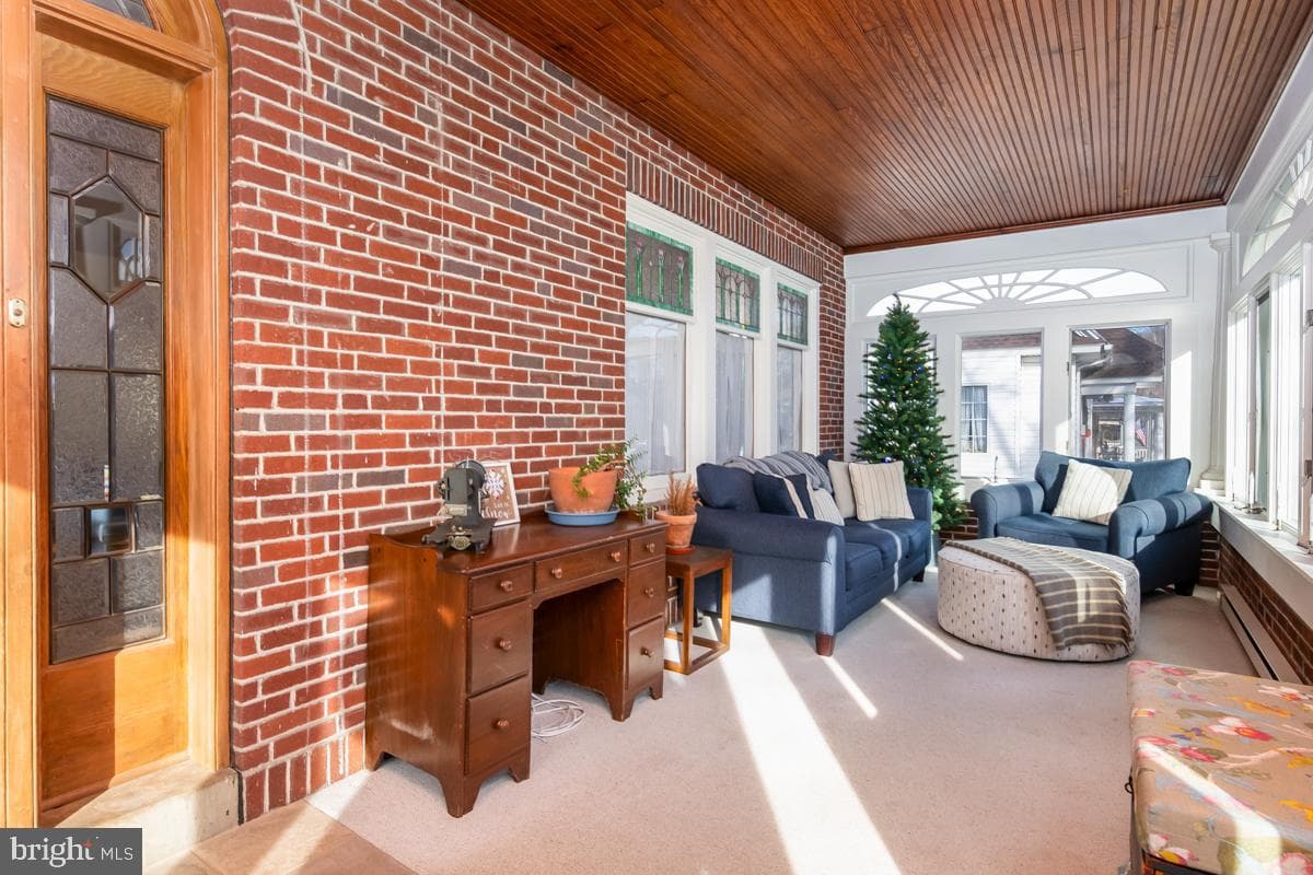 1233 Girard Avenue photo 4