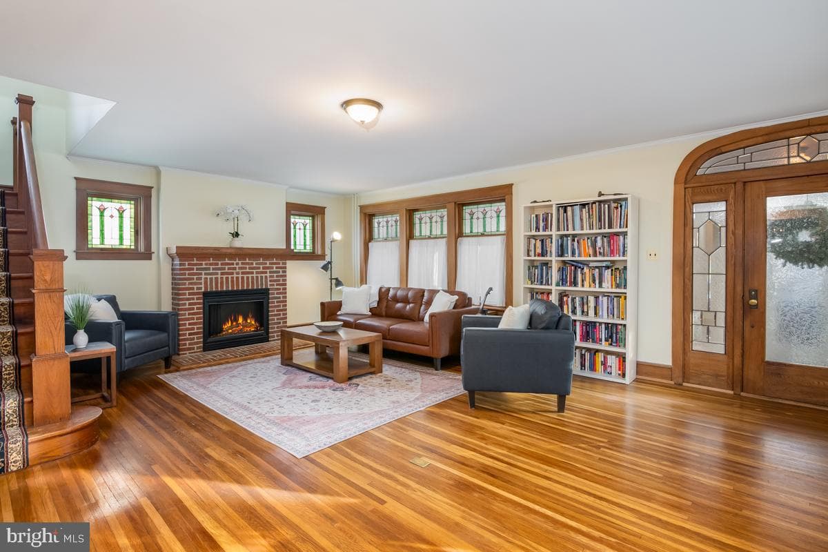 1233 Girard Avenue photo 8