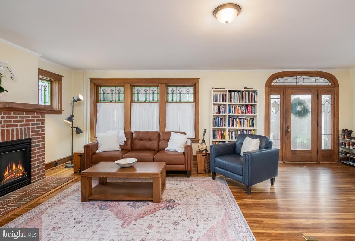 1233 Girard Avenue photo 9