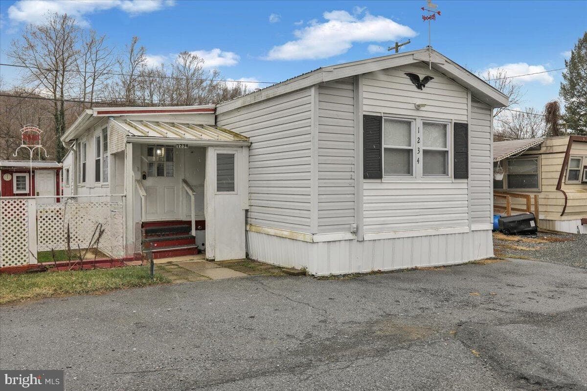 1234 Broadway Avenue photo 1