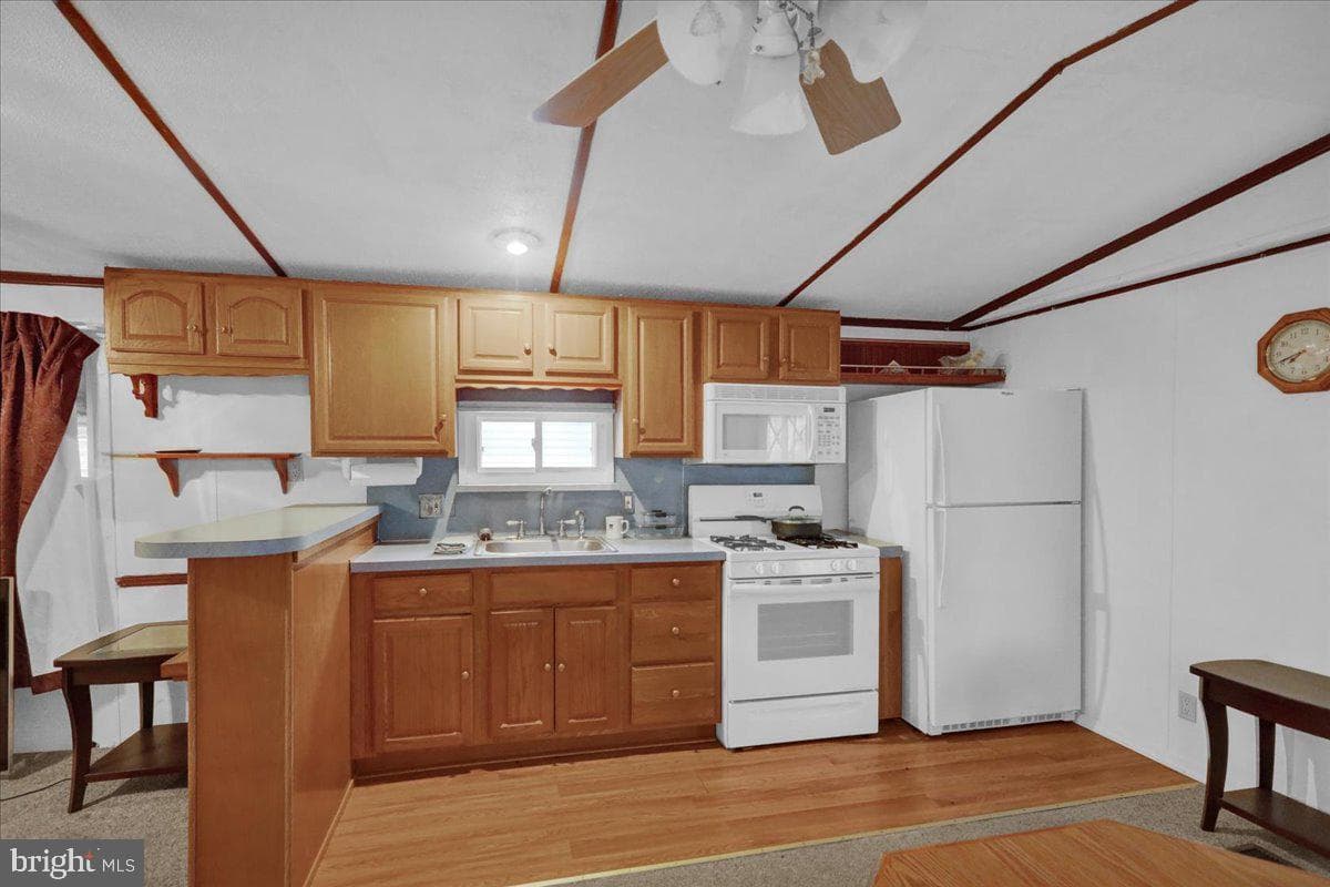 1234 Broadway Avenue photo 4