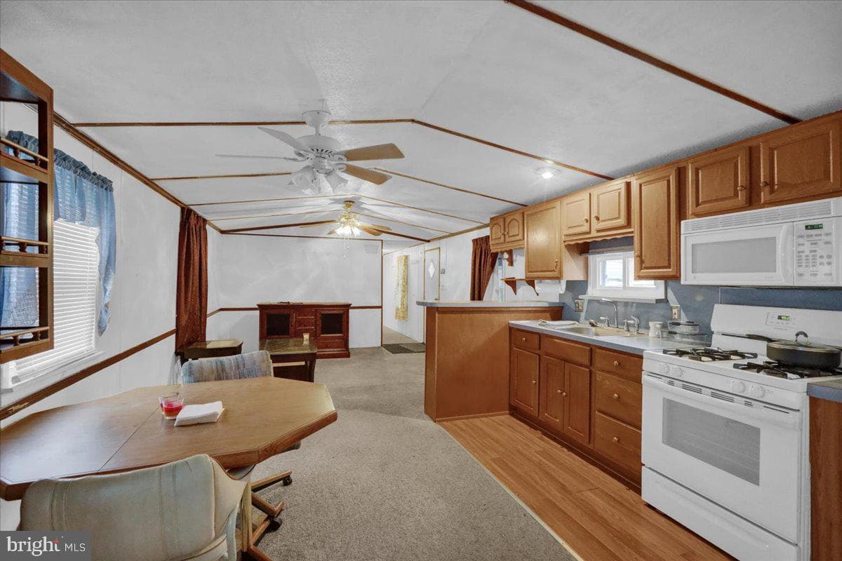 1234 Broadway Avenue photo 5