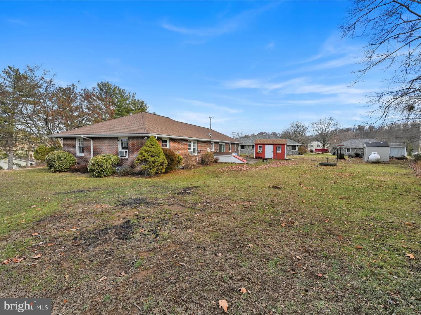 2 Arrowhead Avenue photo 32