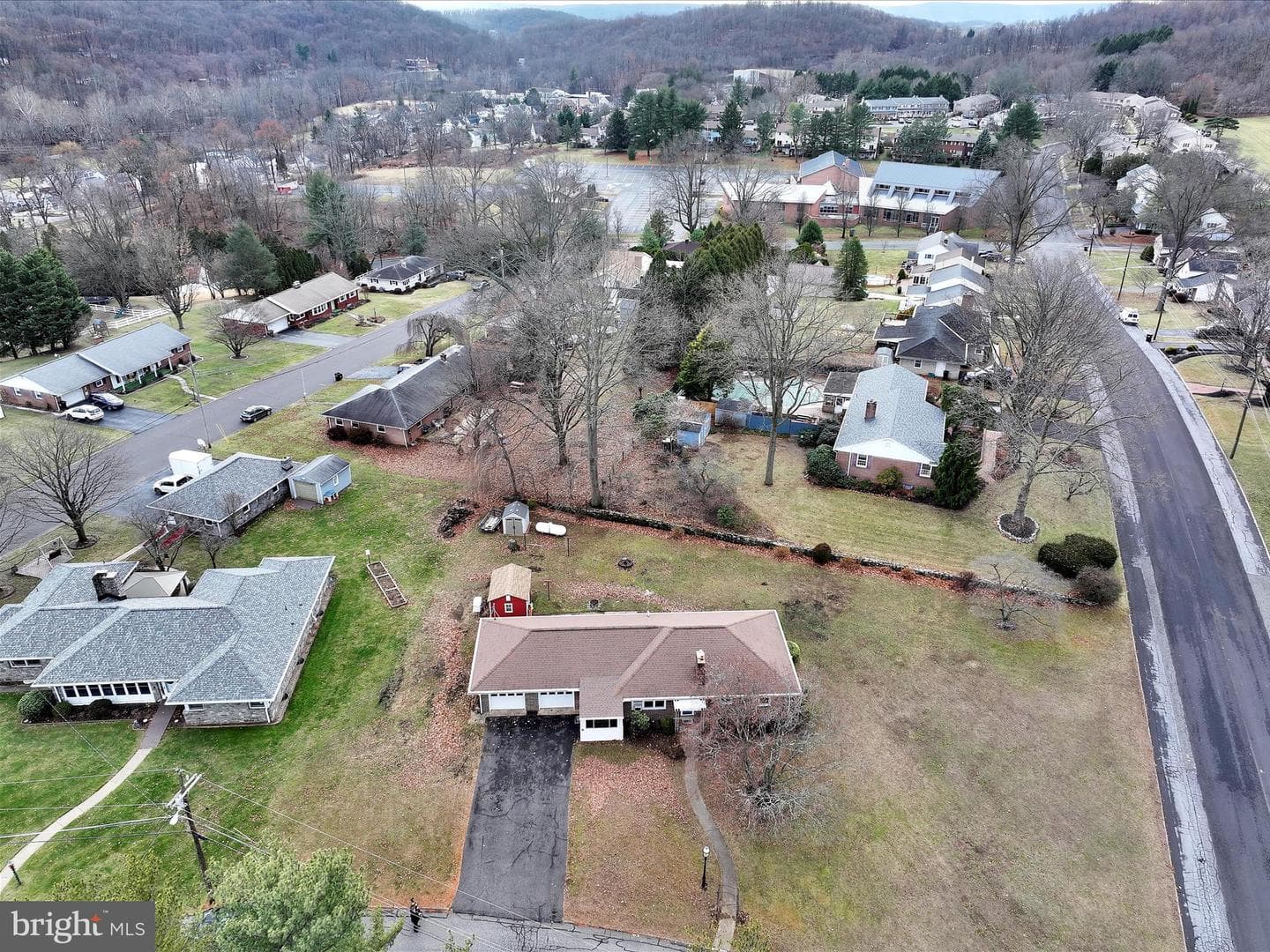 2 Arrowhead Avenue photo 5