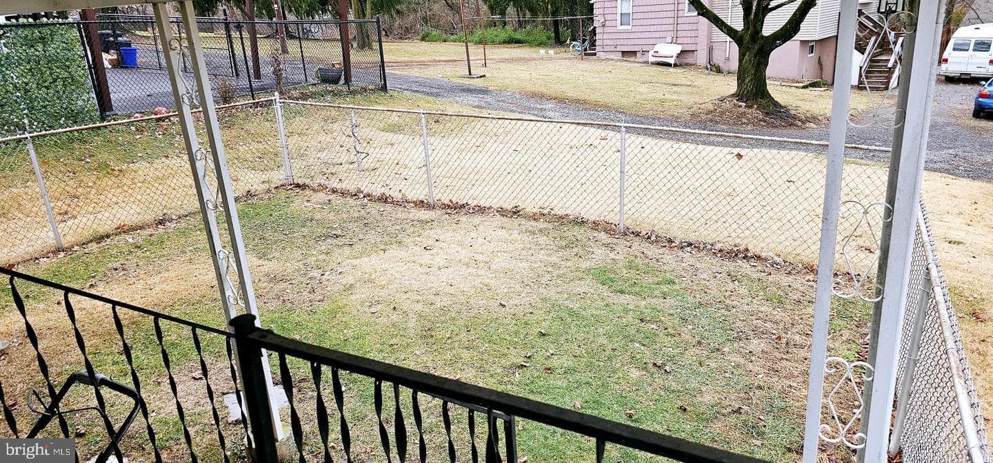 1515 Ridge Avenue photo 15