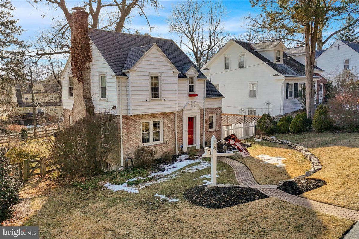 36 Wyomissing Hills Boulevard photo 5