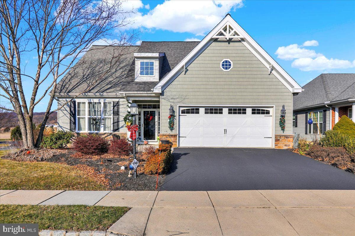 2 Cedarcrest Lane