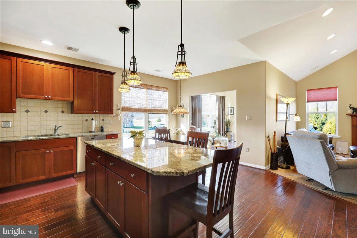 2 Cedarcrest Lane photo 8