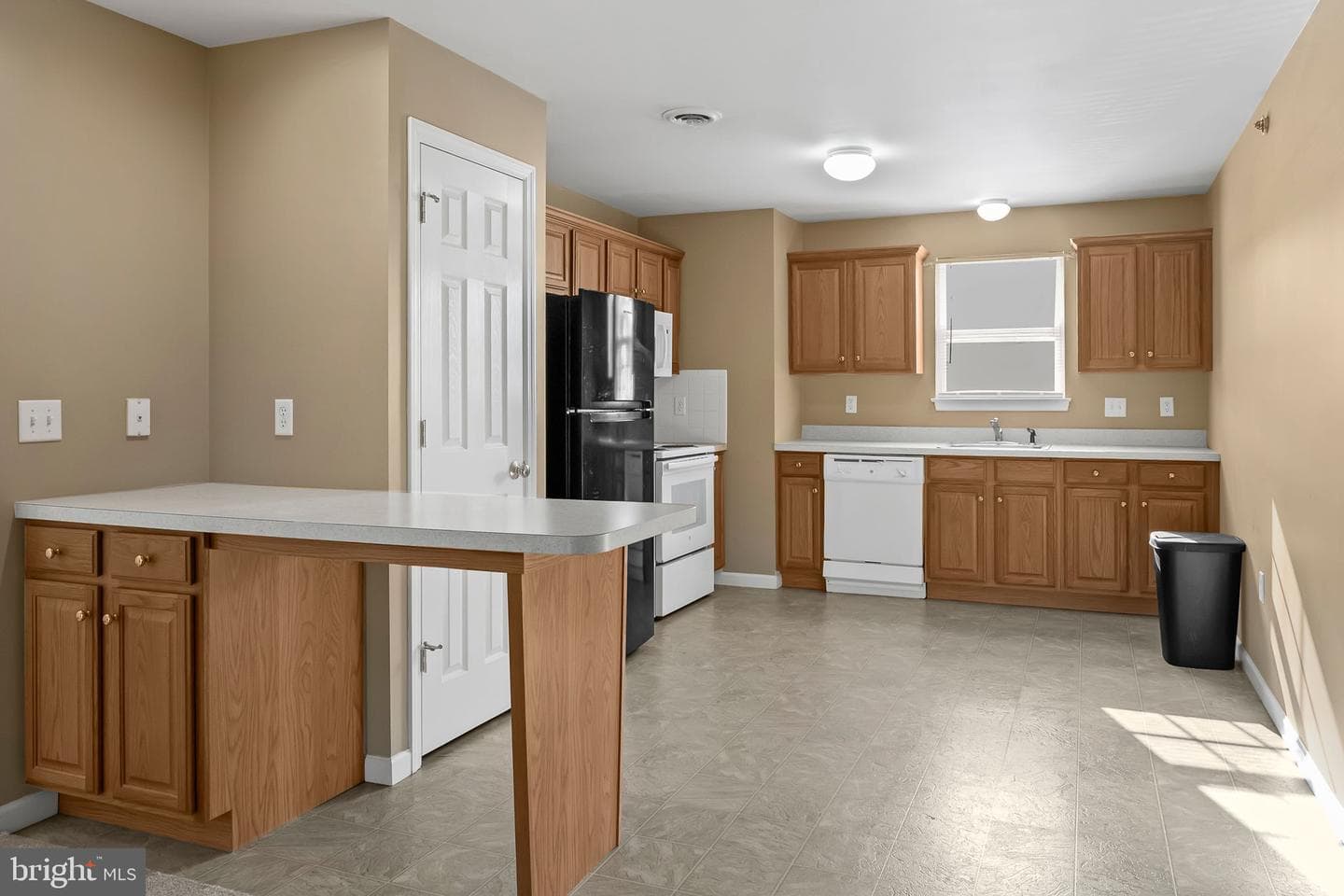 122 Christine Drive photo 10