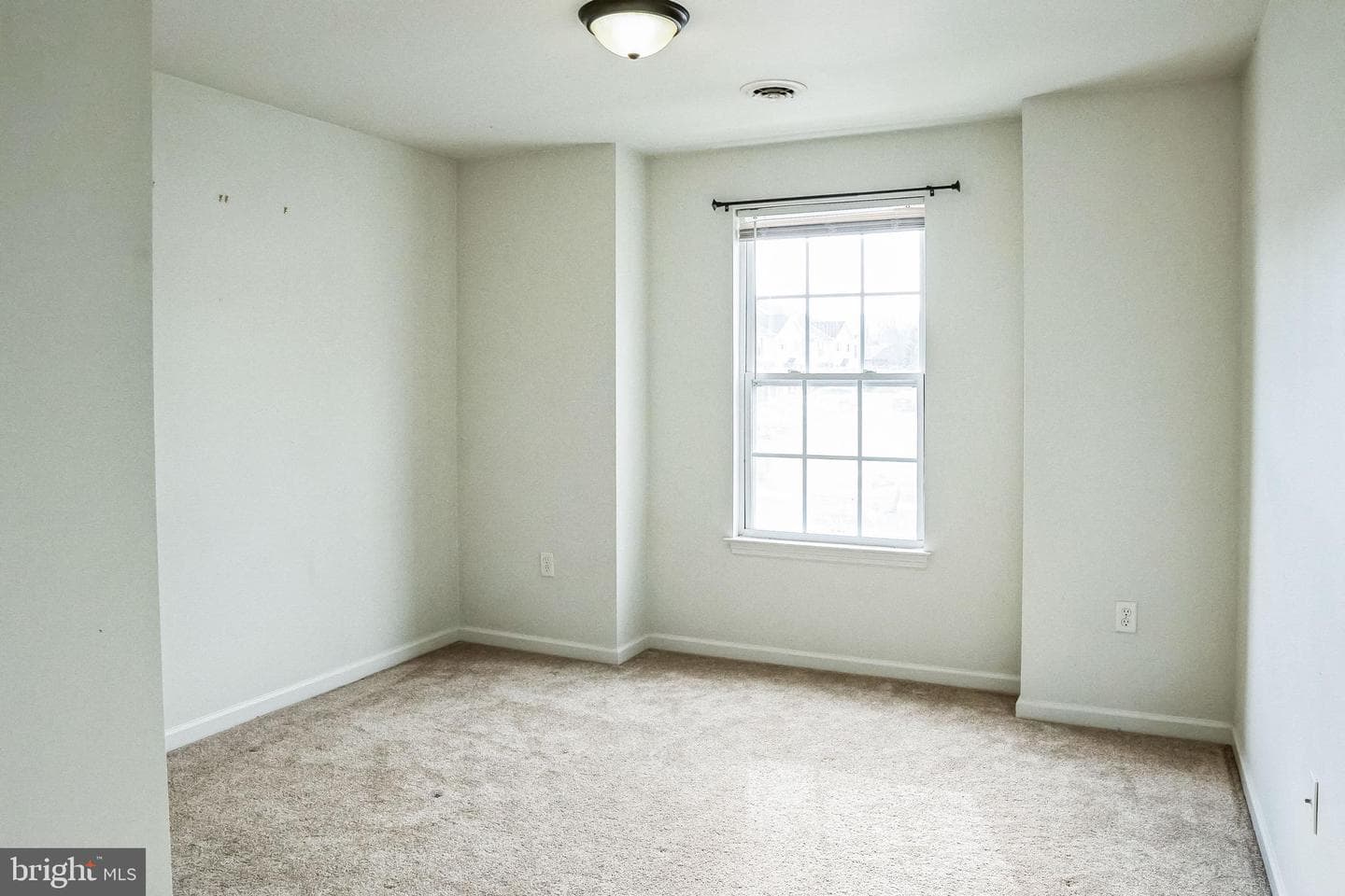 122 Christine Drive photo 17