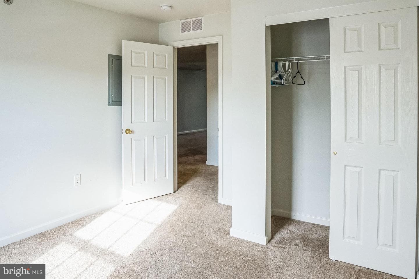 122 Christine Drive photo 18