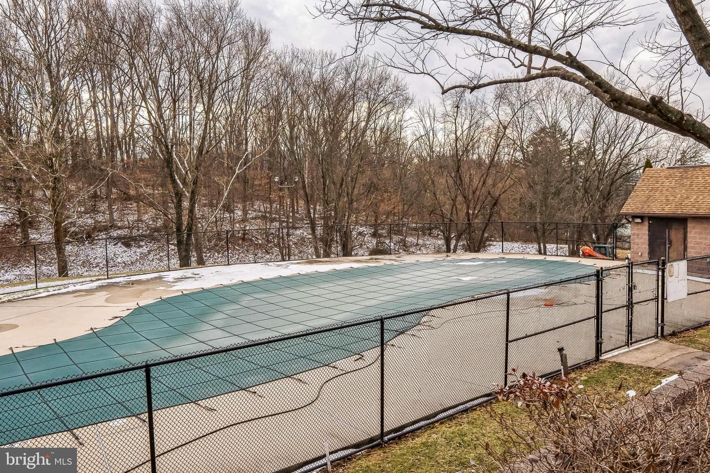 122 Christine Drive photo 26