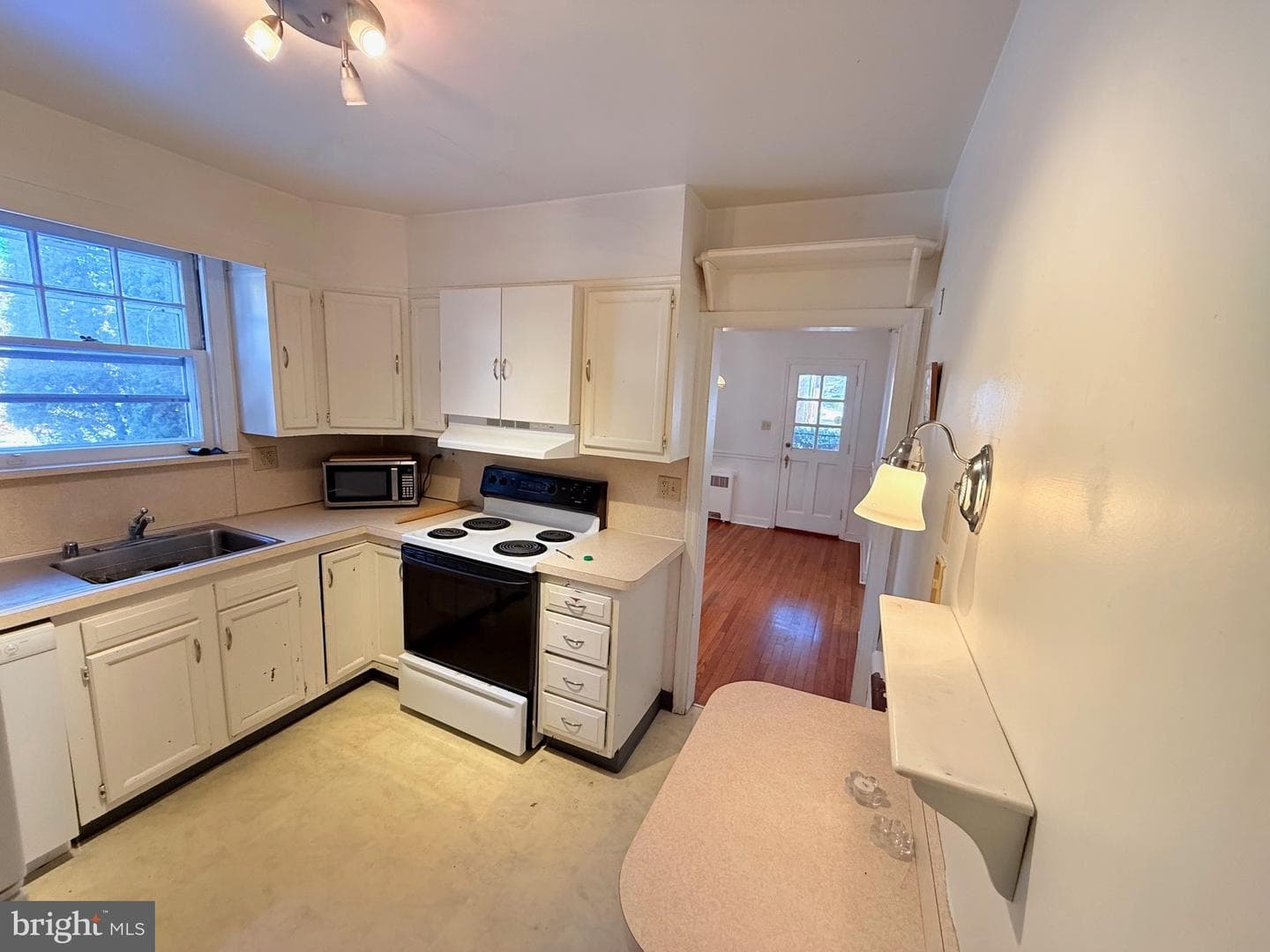 1409 College Avenue photo 8