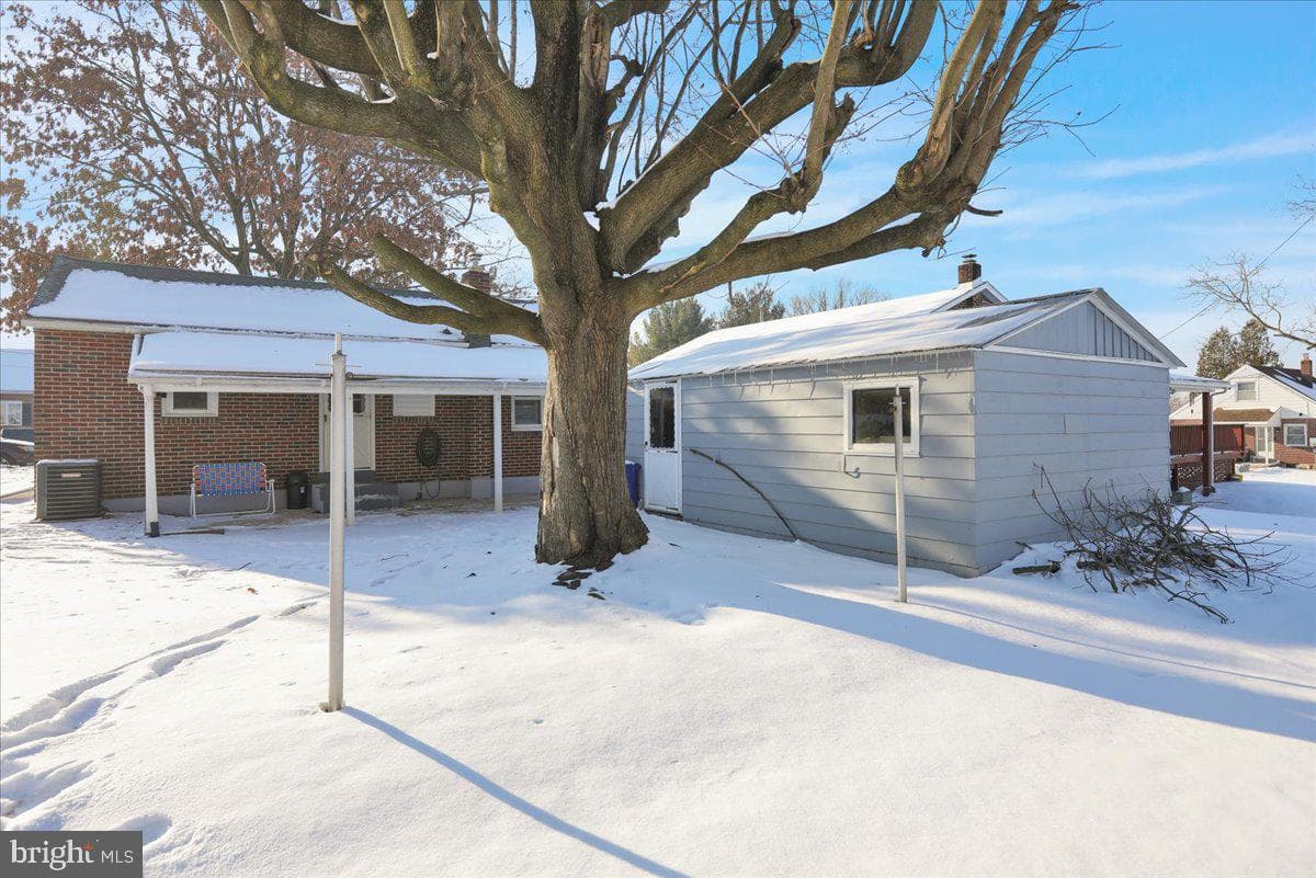 29 Girard Avenue photo 17