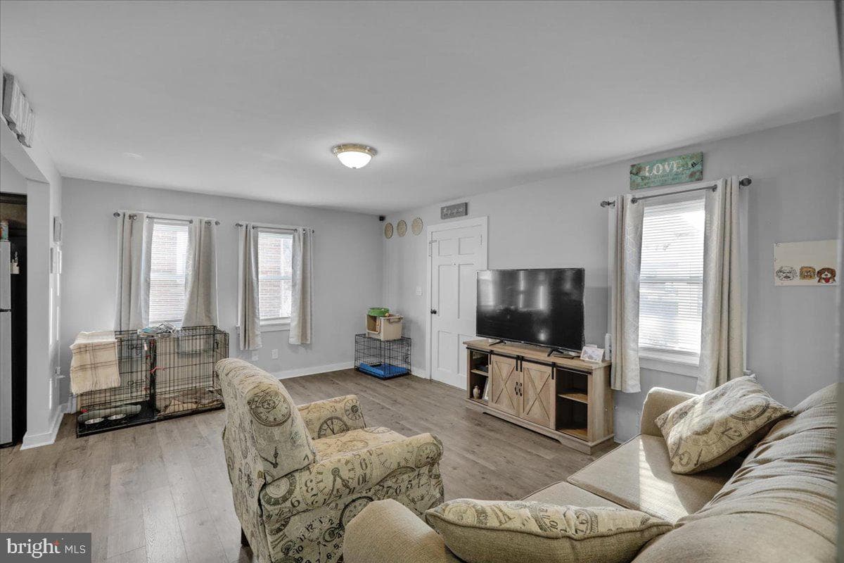 29 Girard Avenue photo 2