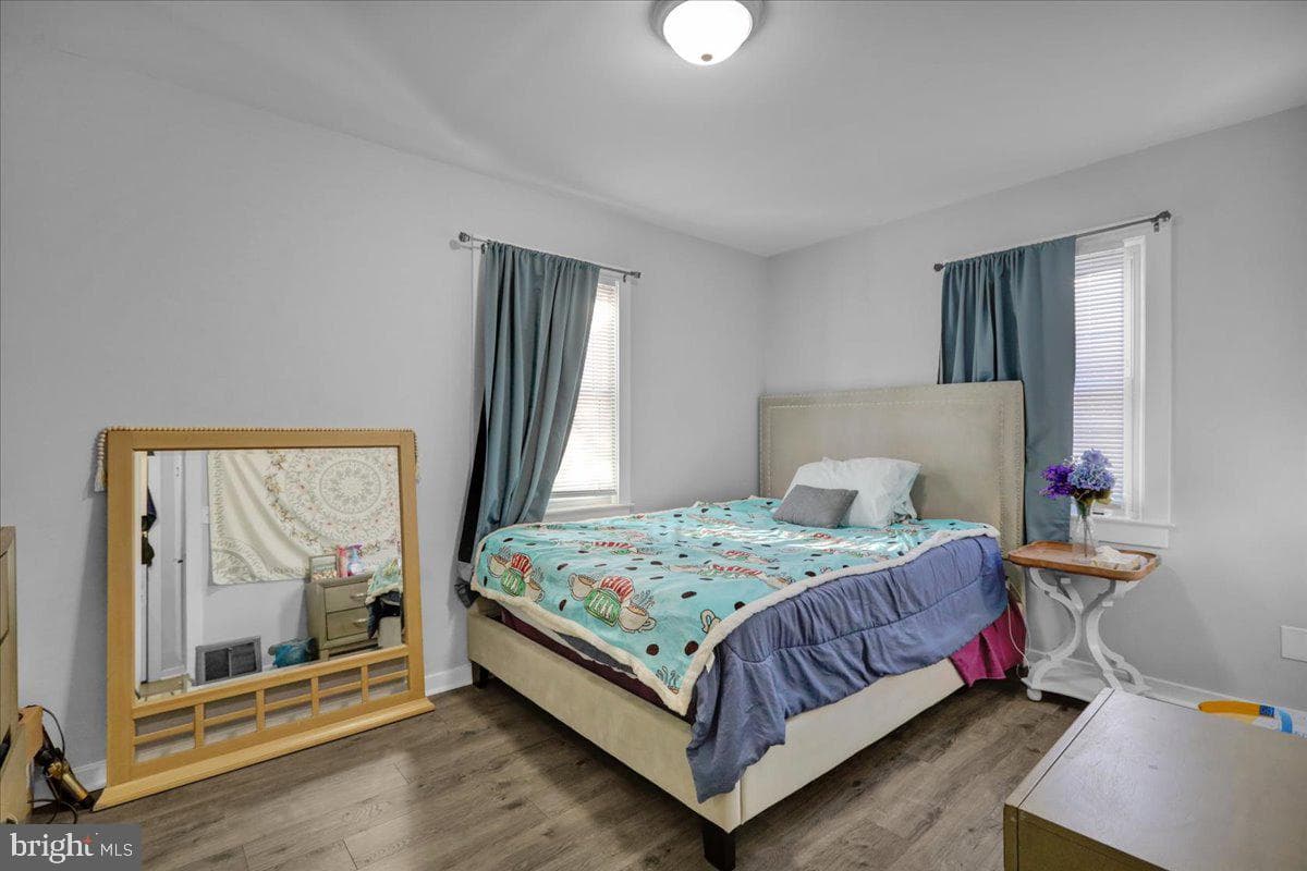 29 Girard Avenue photo 8