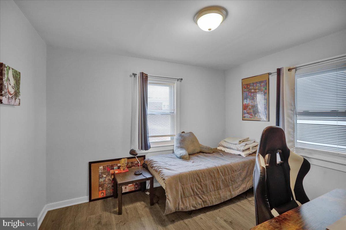 29 Girard Avenue photo 9